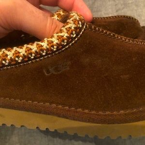 Great condition child UGG size 9